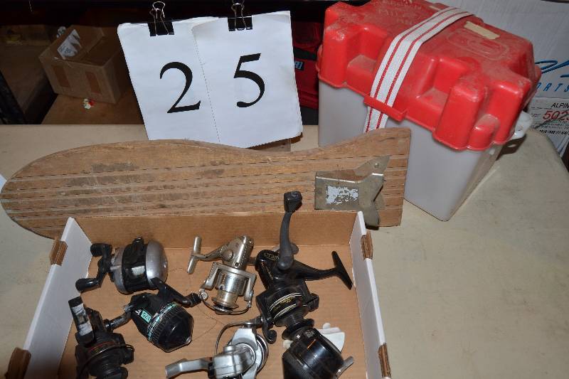 lot 25 image: Fishing Reels