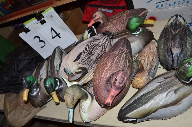 lot 34 image: Decoys