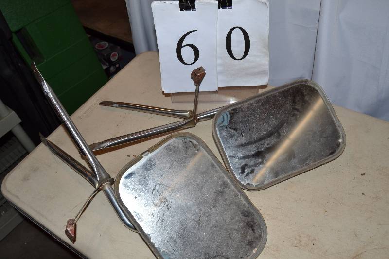 lot 60 image: Truck Mirrors