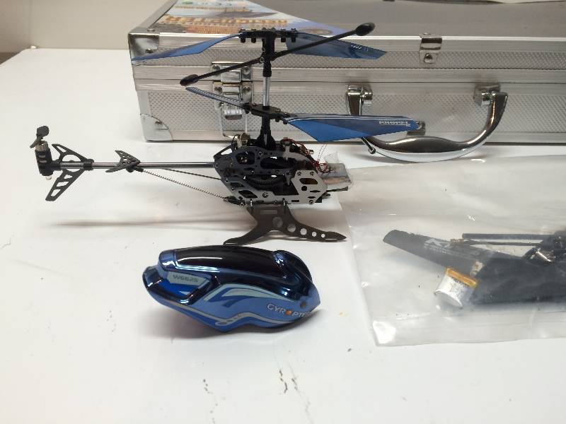 lot 19 image: Helicopters