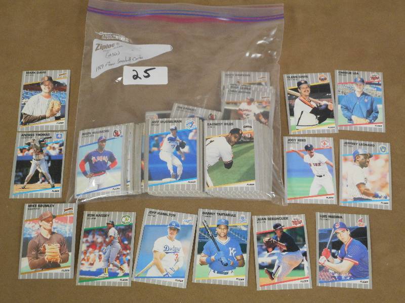 1989 Fleer Baseball Cards, (Quantit...