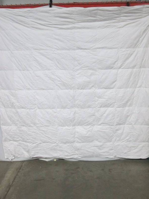 McLeland Design Midweight Down Comforter - FullQueen