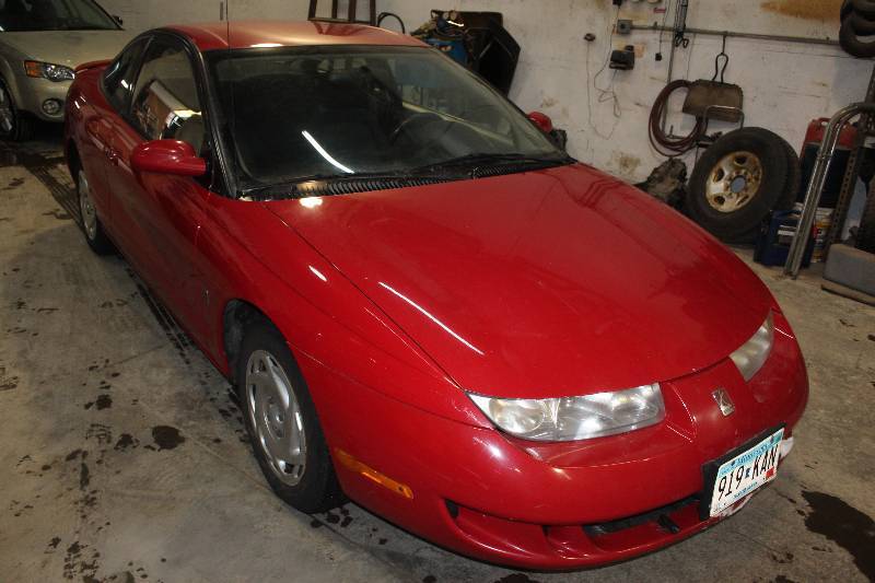 lot 5 image: 1999 Saturn SC2