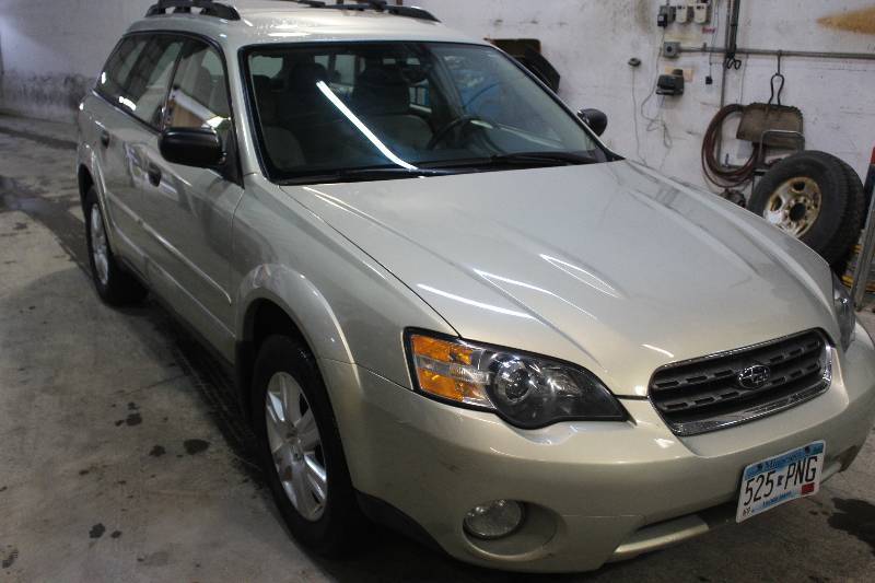 lot 3 image: 2005 Subaru Outback