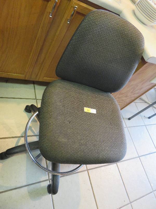 rolling chair
