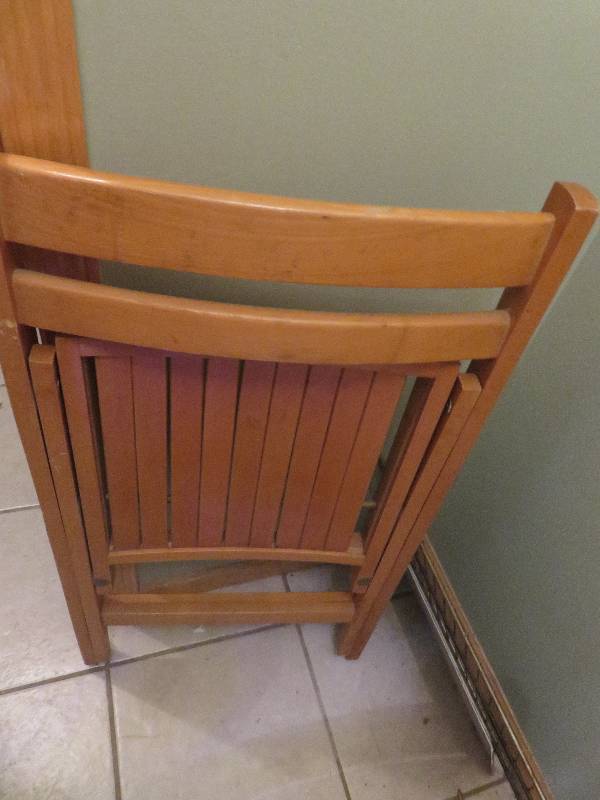 wooden folding chairs