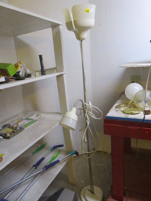 floor lamp